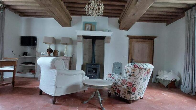 مبيت وإفطار Domaine De Vauvelle