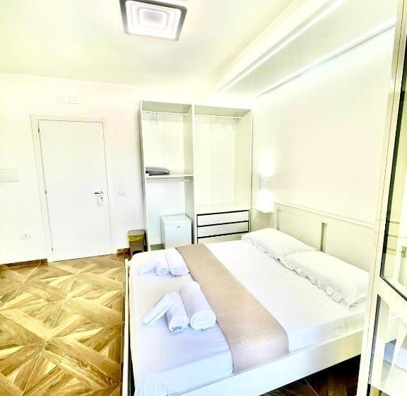 تختخواب و صبحانه Room 24