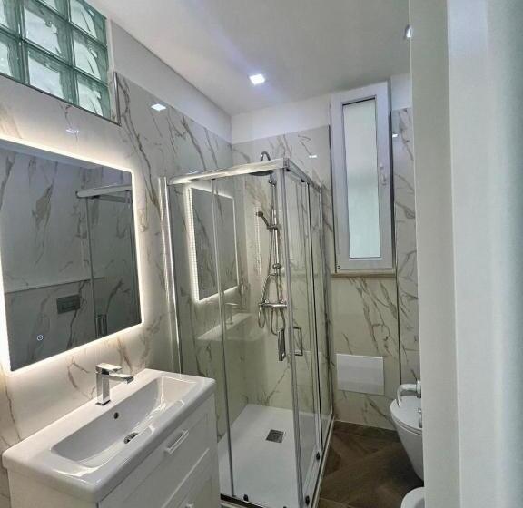 تختخواب و صبحانه Room 24
