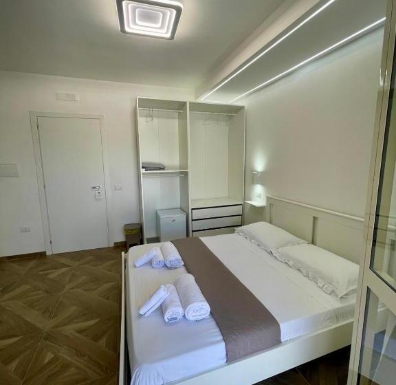 تختخواب و صبحانه Room 24