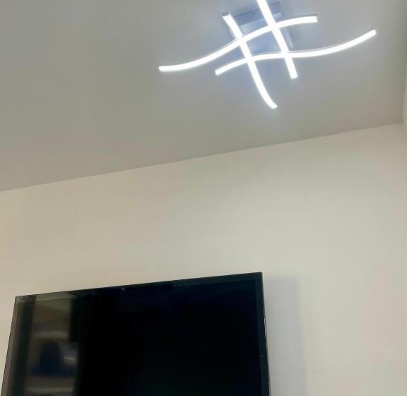 تختخواب و صبحانه Room 24