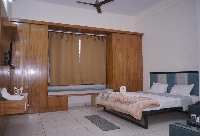 ホテル Brij Palace