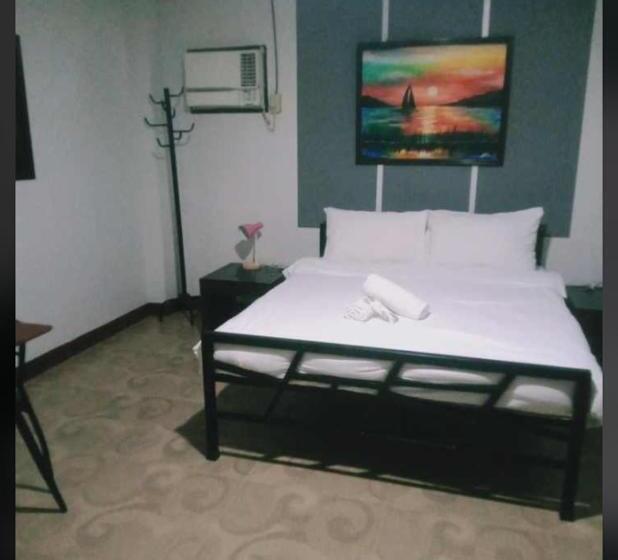 هتل Daily Travellers Inn & Suites
