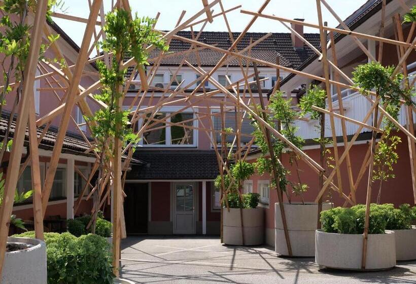 ホテル Kirchenwirt Stubenberg Kunst