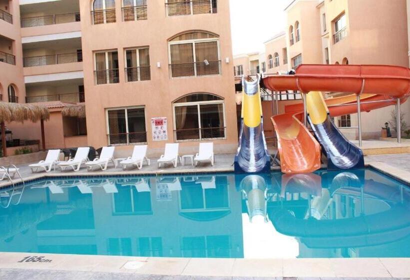 هتل La Rosa Boho Aqua Park