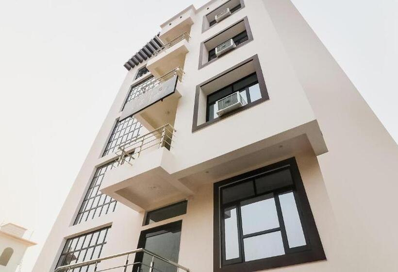 בית מלון כפרי Collection O Lily Grand Hyderabad Gate