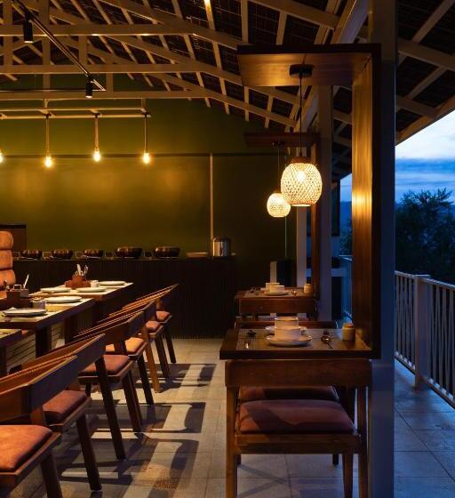 هتل Tomorrowland Farms And Suites