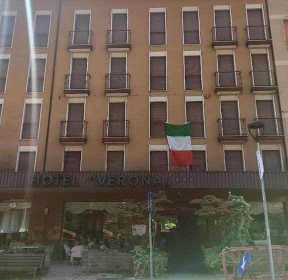 Отель Verona