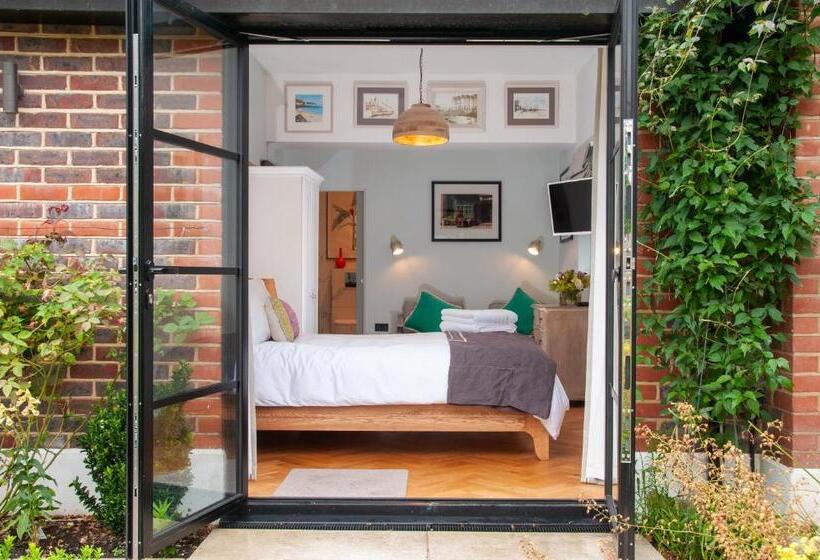 ペンション Bosham Private And Self Contained Double Garden Room