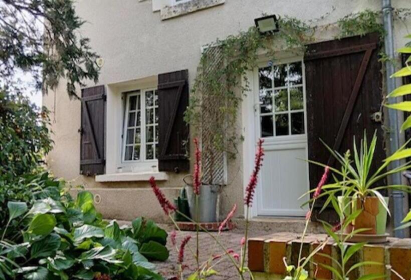 펜션 Chambres D Hôtes Le Jardin De La Pichonnerie Proche Du Zoo De Beauval & Des Chateaux De La Loire