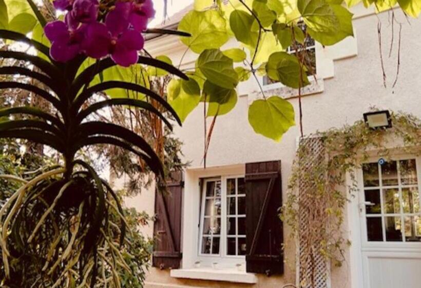 펜션 Chambres D Hôtes Le Jardin De La Pichonnerie Proche Du Zoo De Beauval & Des Chateaux De La Loire