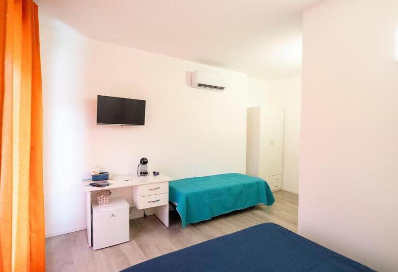 پانسیون Prestige House 7