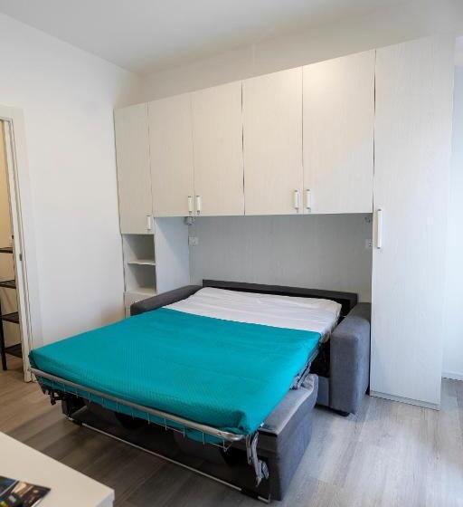 پانسیون Prestige House 9