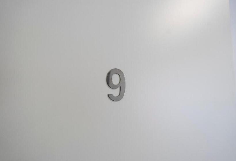 پانسیون Prestige House 9