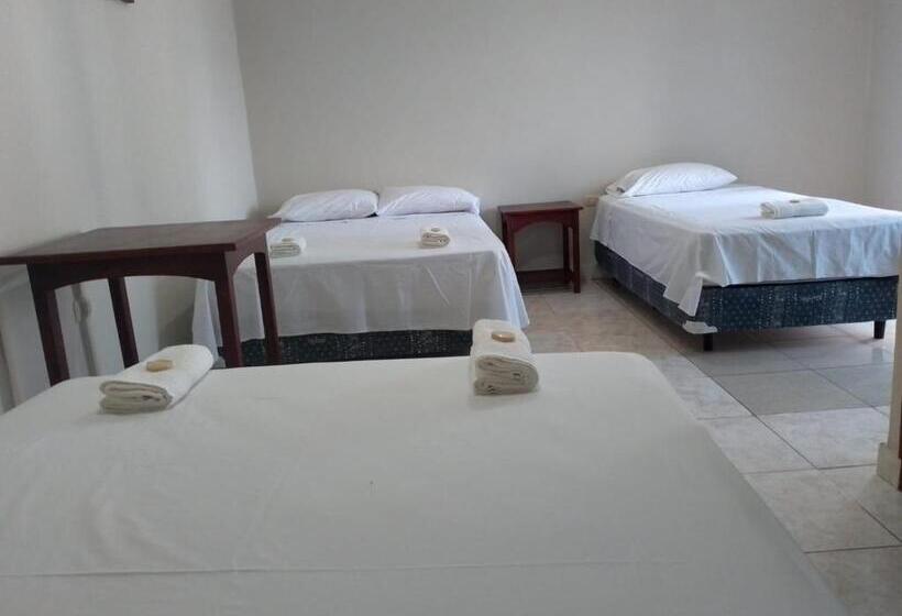 پانسیون Residencia Familiar Galeon