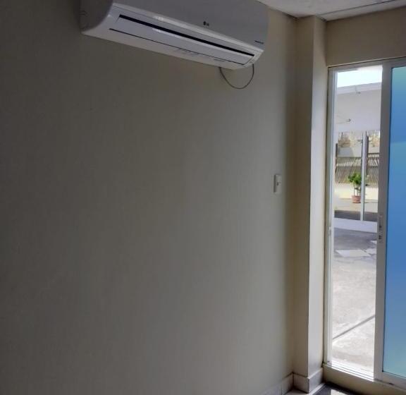 پانسیون Residencia Familiar Galeon