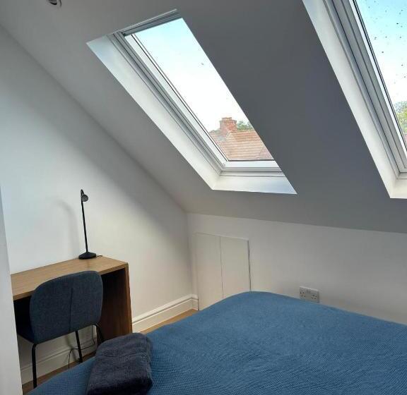 Пансион Rooms In London Next To Tube And Wimbledon