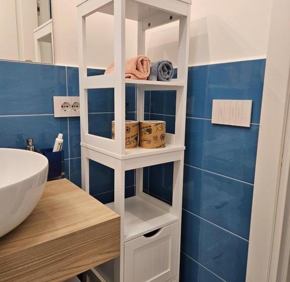 تختخواب و صبحانه Casita Azul