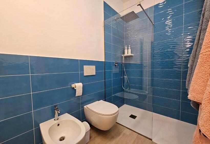 تختخواب و صبحانه Casita Azul