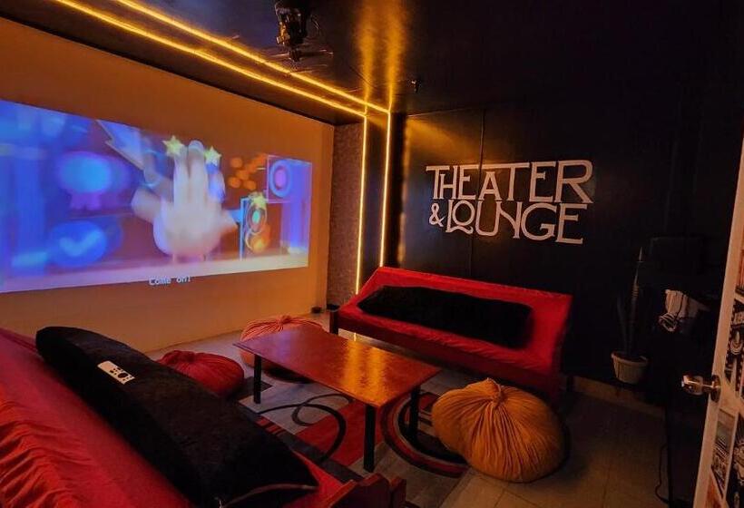 ベッドアンドブレックファースト Watch Eat Movieroom