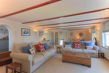 هتل Broadstairs Bakery Sleeps 2 Seaview Great Location