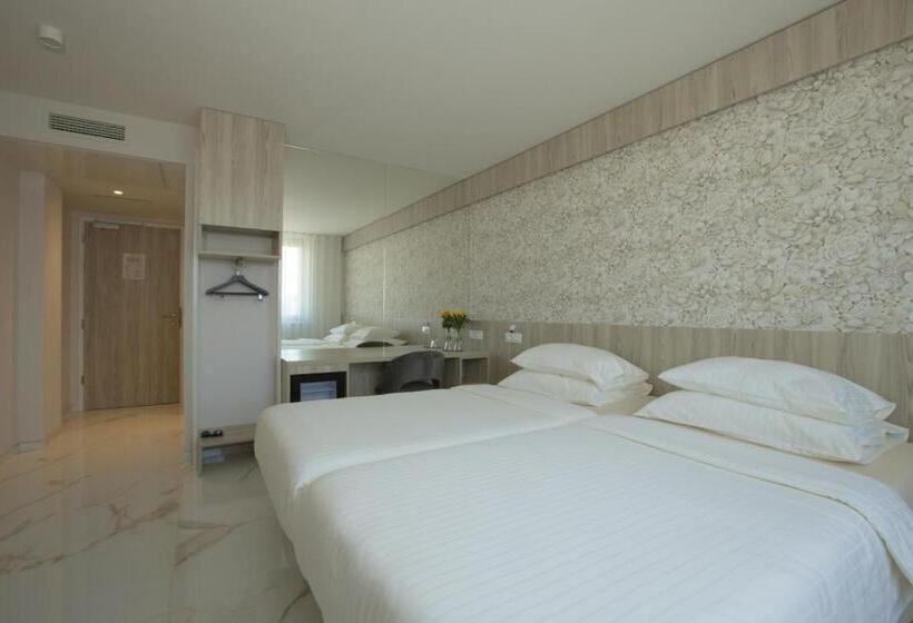 هتل Capris Capodistria