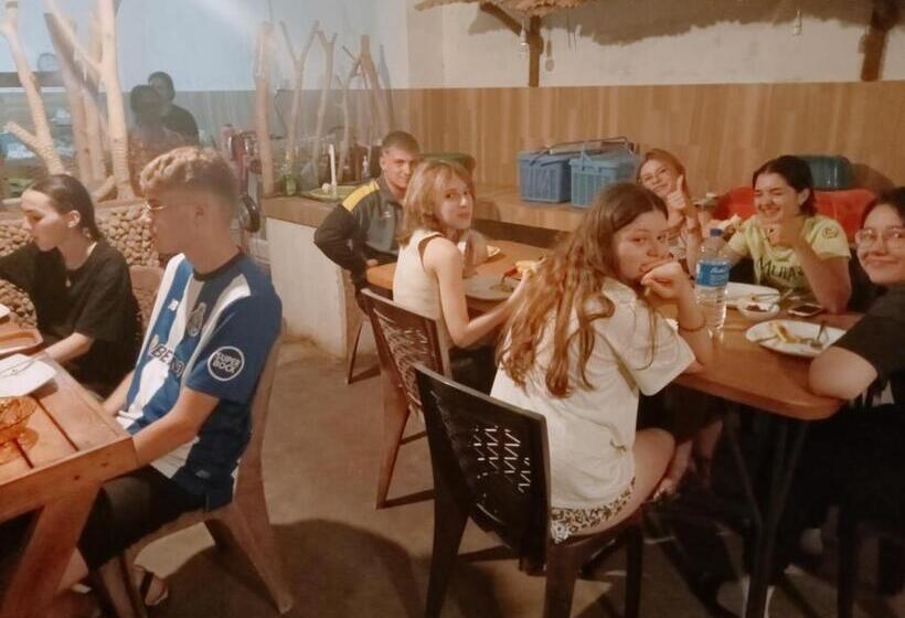 هتل Wild Eagle Safari Resort