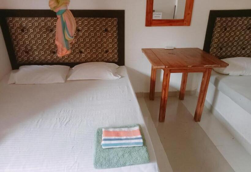 هتل Wild Eagle Safari Resort