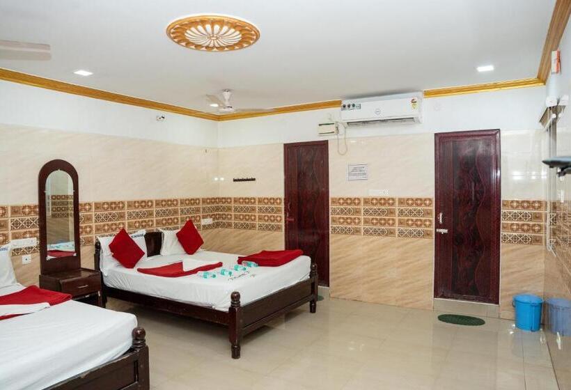 Отель Sri Vinayaga Residency