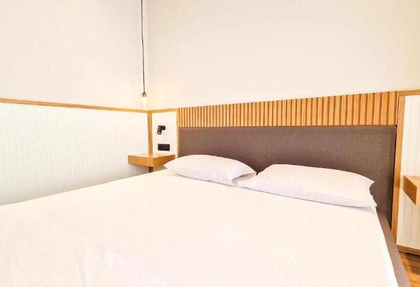 هتل Sunset Shoreline Saranda   Sea View   Free Private Parking   Pool