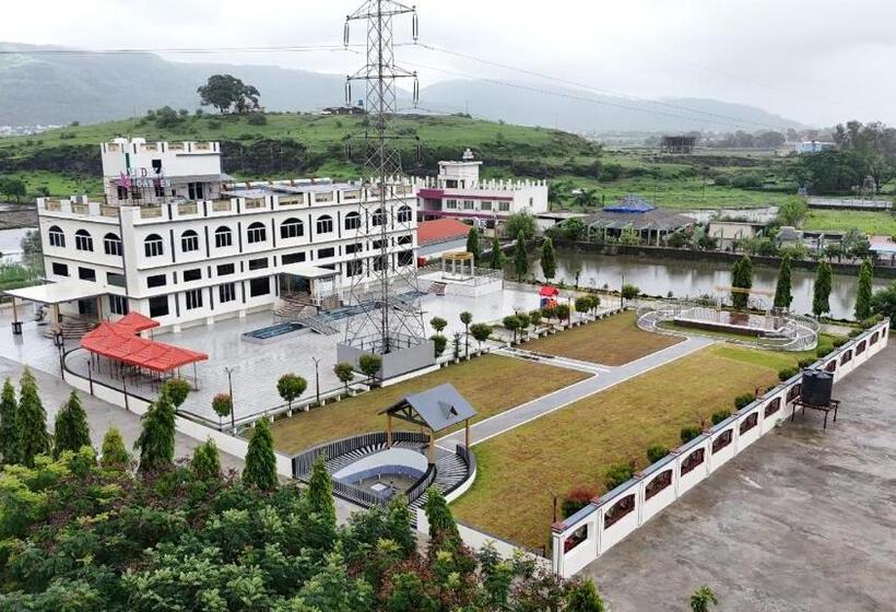 Отель Vedika Garden