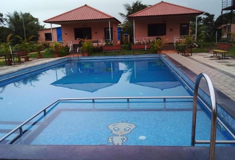 בית מלון כפרי Vishranti Farms Badlapur