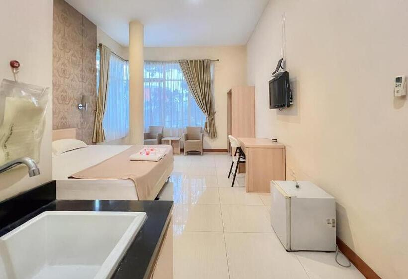 هتل Wisma Anggrek Syariah Mitra Reddoorz