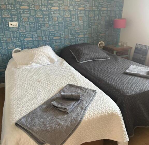 ペンション Confortable Double Room& Pool