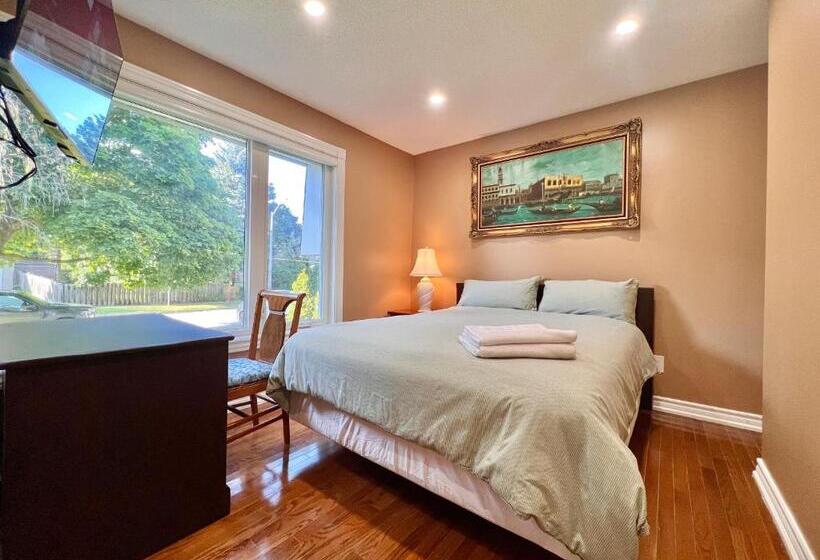 پانسیون Cozy Home Near Hillcrest Mall In Central Richmond Hill