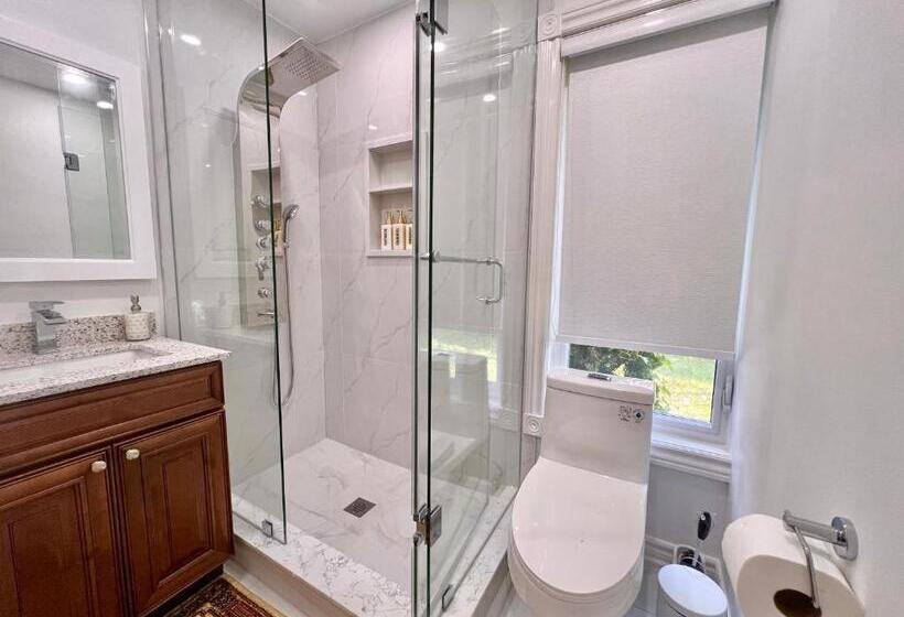 پانسیون Cozy Home Near Hillcrest Mall In Central Richmond Hill