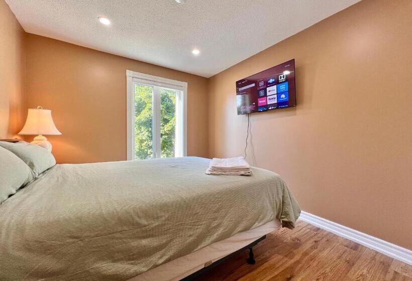 پانسیون Cozy Home Near Hillcrest Mall In Central Richmond Hill