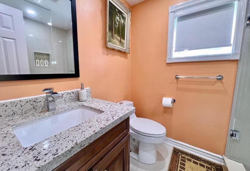 پانسیون Cozy Home Near Hillcrest Mall In Central Richmond Hill