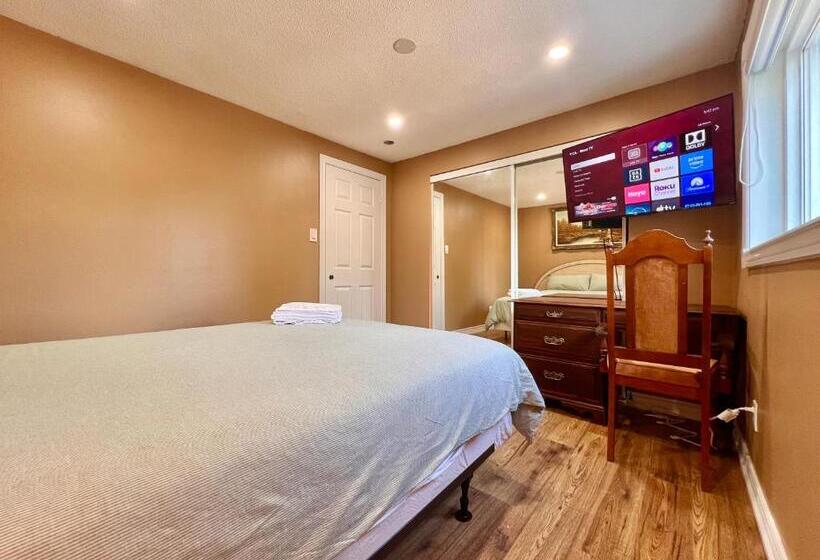 پانسیون Cozy Home Near Hillcrest Mall In Central Richmond Hill