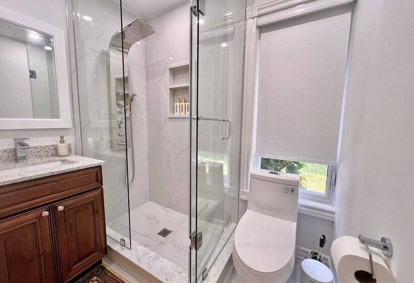 پانسیون Cozy Home Near Hillcrest Mall In Central Richmond Hill