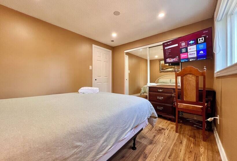 پانسیون Cozy Home Near Hillcrest Mall In Central Richmond Hill