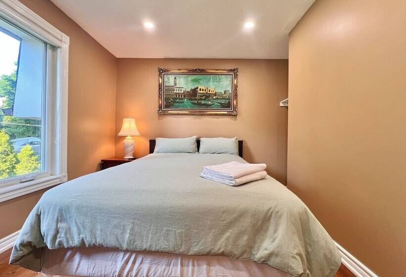 پانسیون Cozy Home Near Hillcrest Mall In Central Richmond Hill