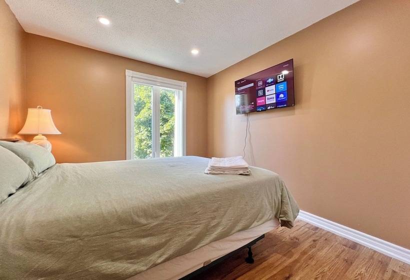 پانسیون Cozy Home Near Hillcrest Mall In Central Richmond Hill