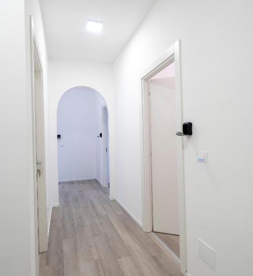 پانسیون Prestige House 6
