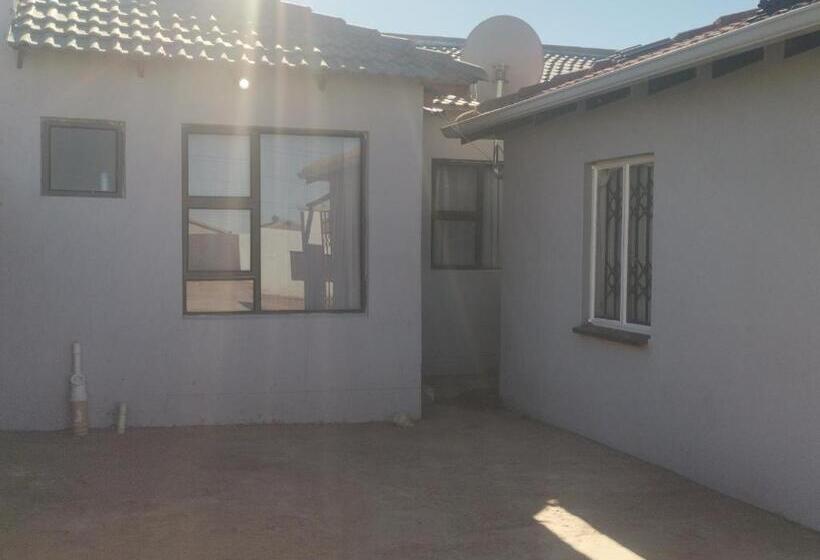 پانسیون Rivoni Guest House