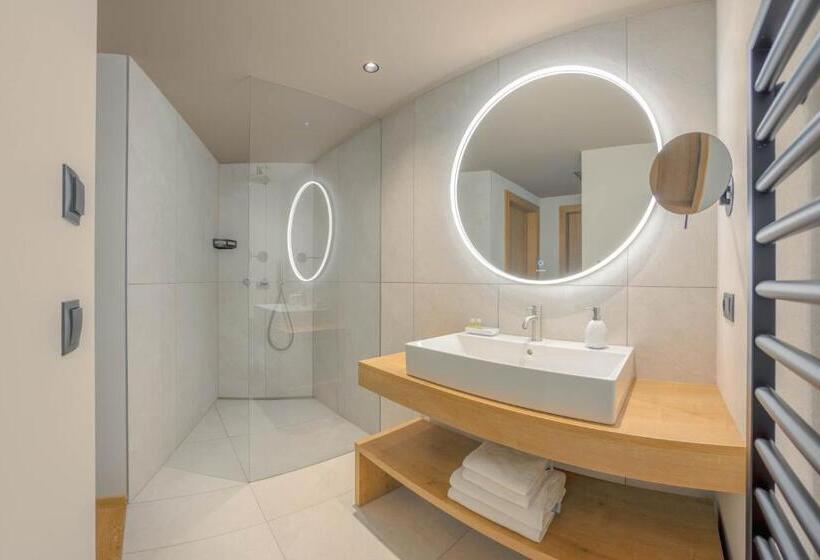 膳宿费 Villa Hubertus Luxuria Nova Suites   Adults Friendly