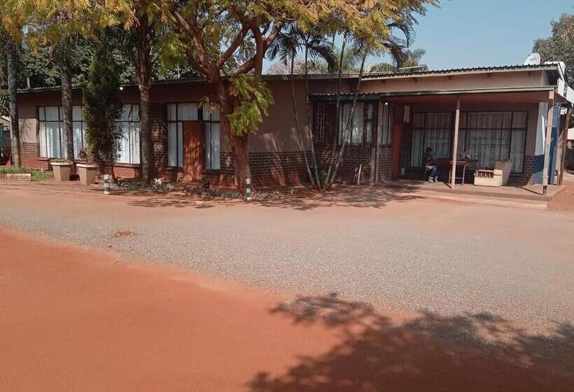 ペンション Willmore Guesthouse And Accommodation