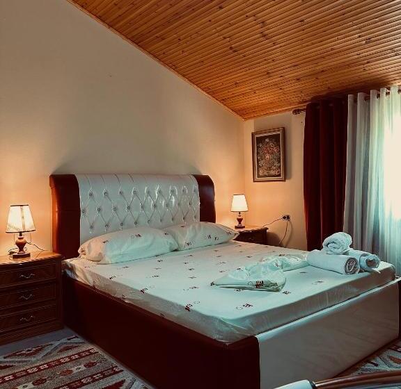 پانسیون Woodhouse