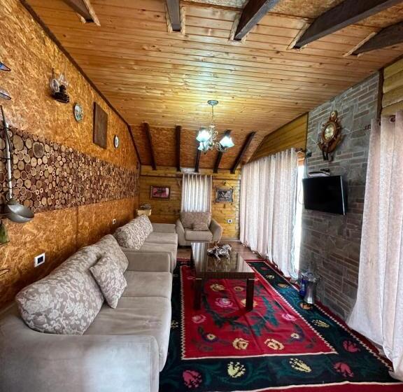 پانسیون Woodhouse