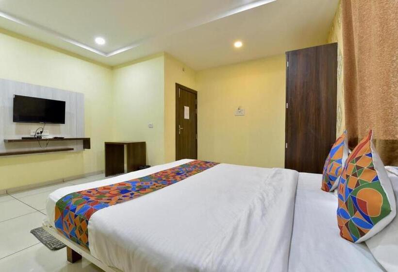 A2 Hotel And Restro